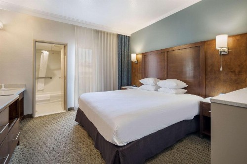 Country Inn & Suites by Radisson John Wayne Airport CA - image 20