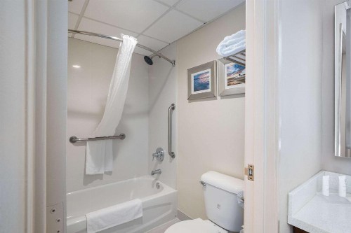 Country Inn & Suites by Radisson John Wayne Airport CA - image 23