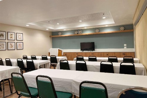 Country Inn & Suites by Radisson John Wayne Airport CA - image 33