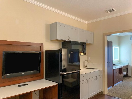 Country Inn & Suites by Radisson John Wayne Airport CA - image 48