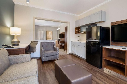 Country Inn & Suites by Radisson John Wayne Airport CA - image 7