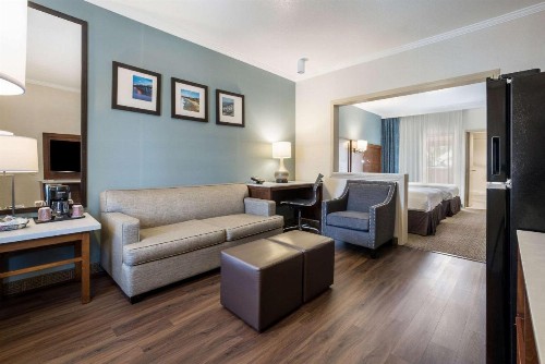 Country Inn & Suites by Radisson John Wayne Airport CA - image 9