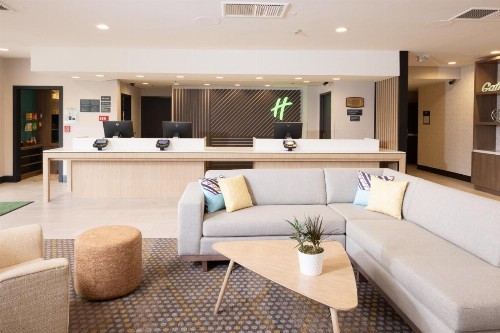 Holiday Inn Santa Ana-Orange County Airport an IHG Hotel - image 2