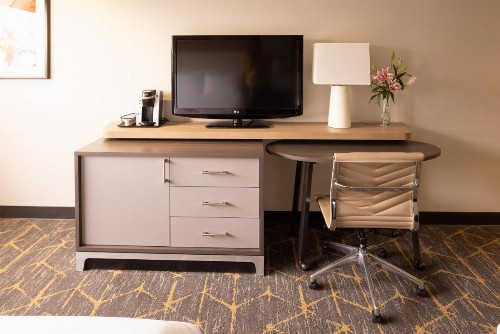Holiday Inn Santa Ana-Orange County Airport an IHG Hotel - image 25