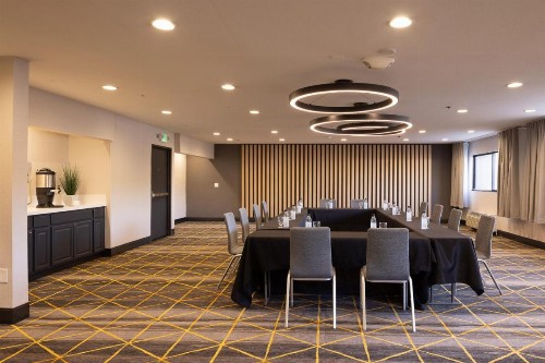Holiday Inn Santa Ana-Orange County Airport an IHG Hotel - image 9