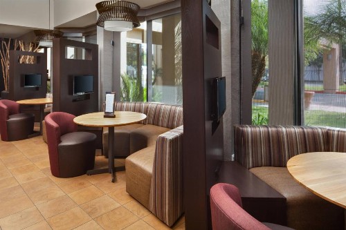 Courtyard Costa Mesa South Coast Metro - image 19