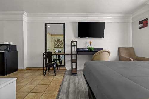 Best Inn - image 11