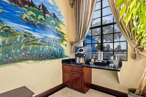 Best Inn - image 14