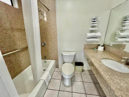 Best Inn - image 7