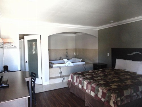 West Coast Inn Santa Ana - image 10