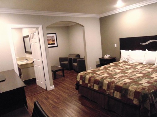 West Coast Inn Santa Ana - image 15