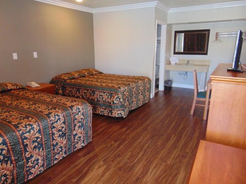 West Coast Inn Santa Ana - image 4
