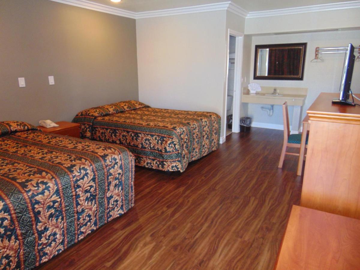West Coast Inn Santa Ana - image 4