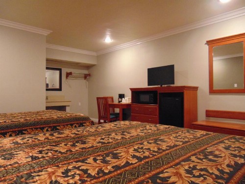 West Coast Inn Santa Ana - image 5