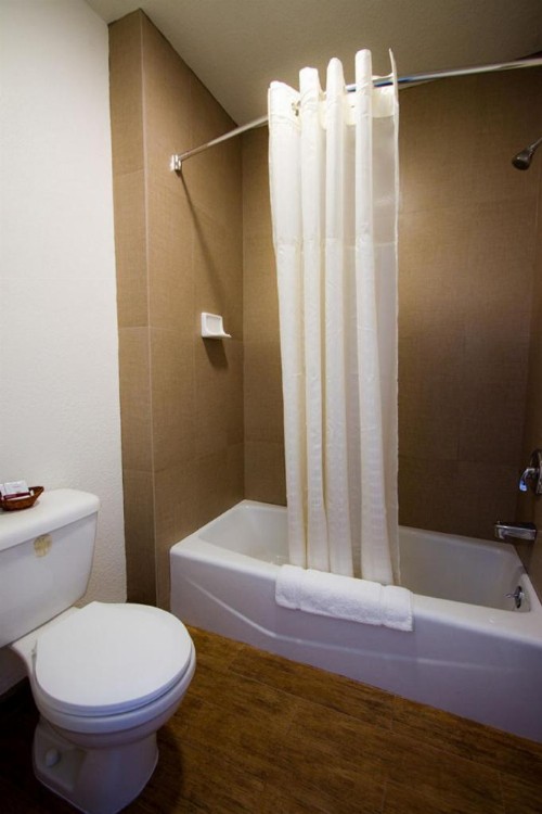 West Coast Inn Santa Ana - image 7