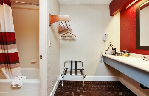 Red Roof Inn - Santa Ana - image 16
