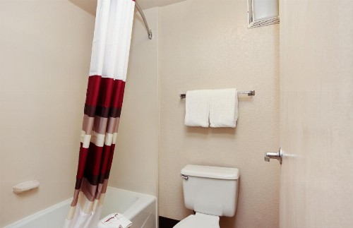 Red Roof Inn - Santa Ana - image 17