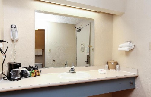 Red Roof Inn - Santa Ana - image 19