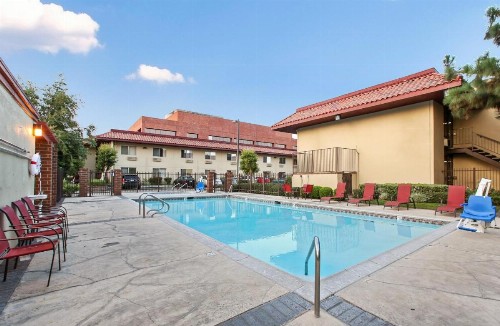 Red Roof Inn - Santa Ana - image 4