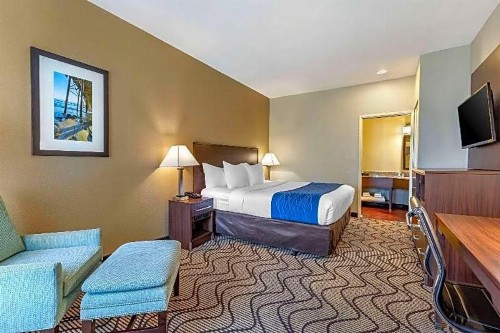 Comfort Inn & Suites Orange County John Wayne Airport - image 6