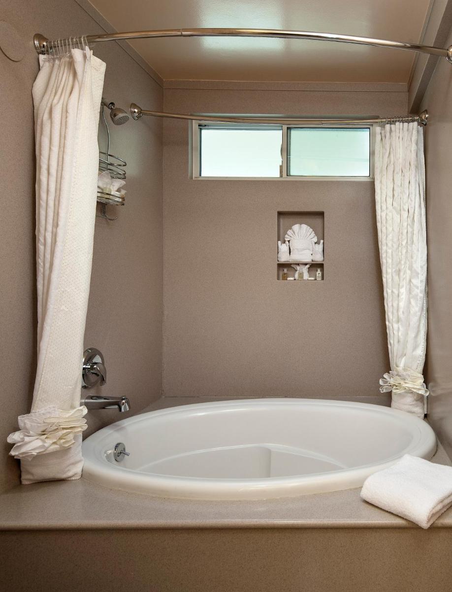 Sandpiper Lodge - Santa Barbara - image 2