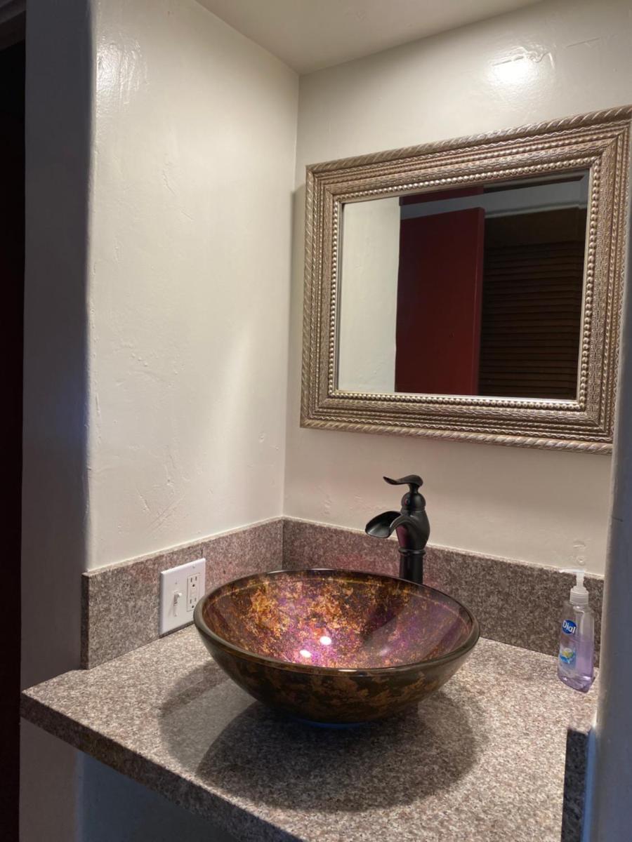 Villa Rosa Inn - image 7
