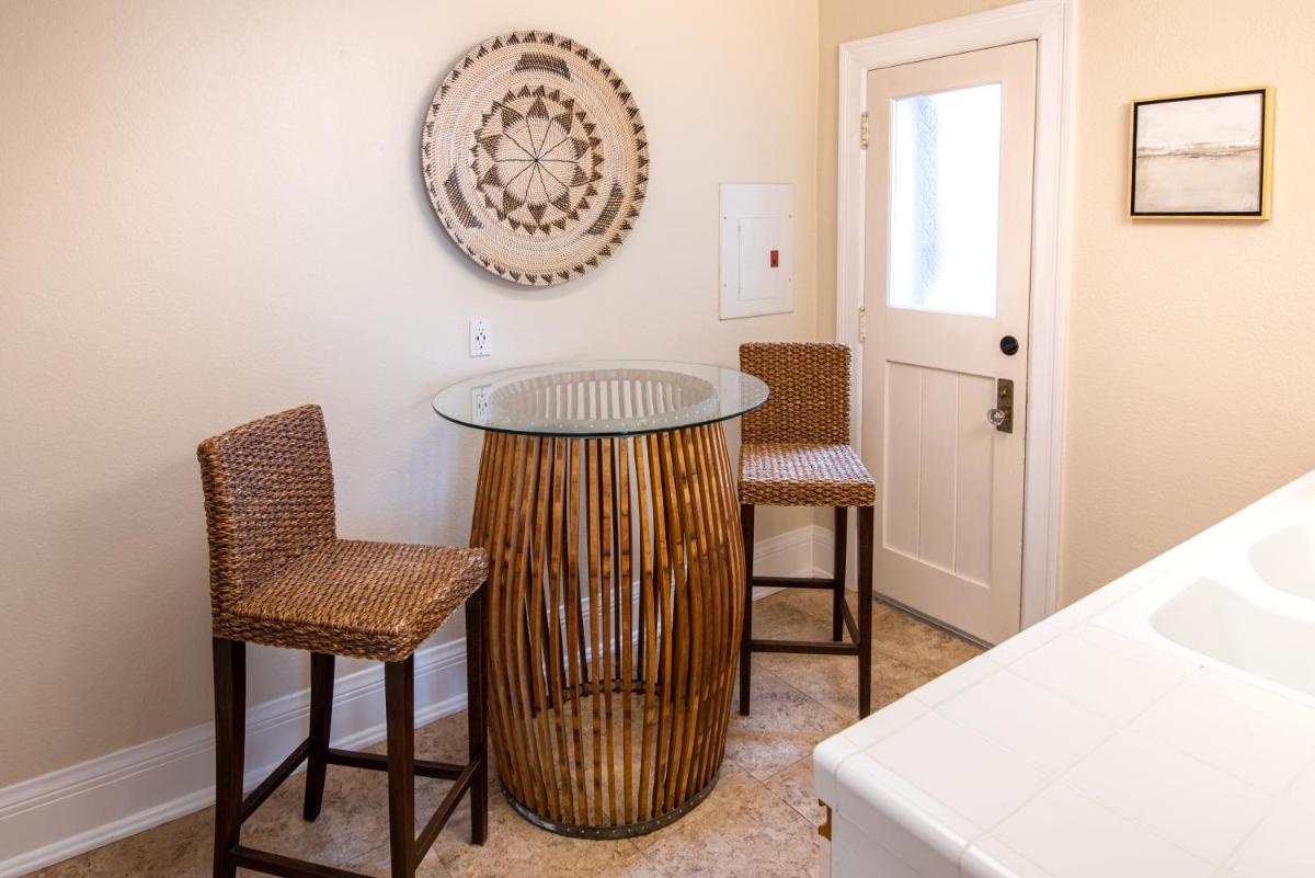 Harbor House Inn - image 2