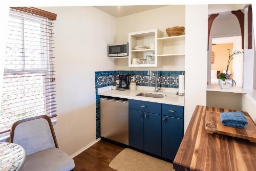 Harbor House Inn - image 21