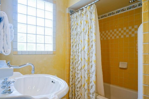 Harbor House Inn - image 35