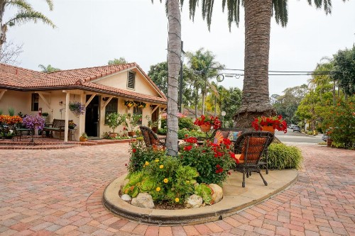 Harbor House Inn - image 36
