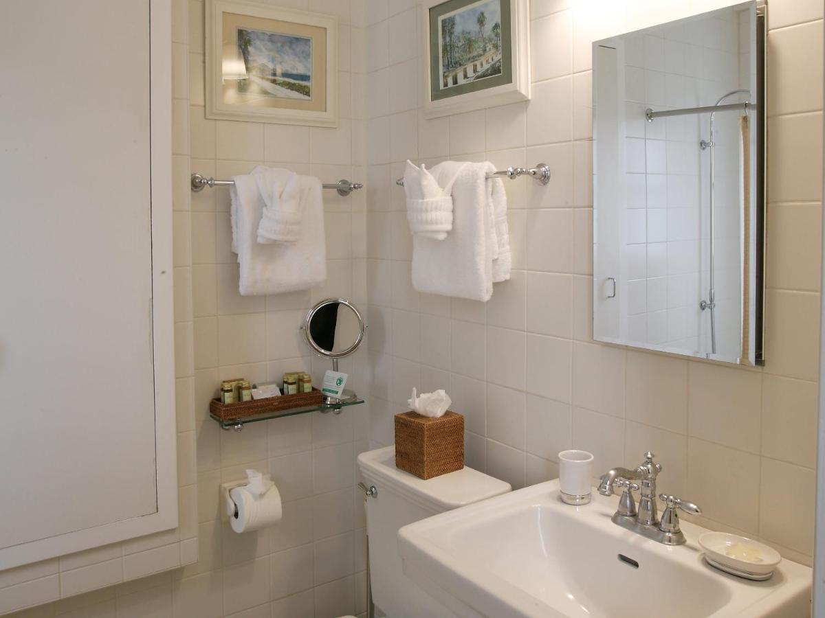 Harbor House Inn - image 5