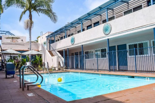 Beachside Inn - image 19