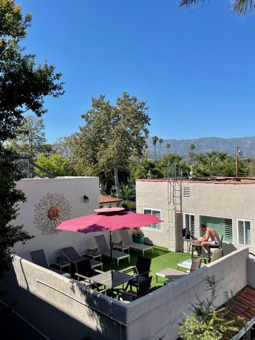 Beachside Inn - image 2