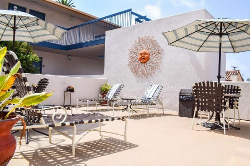 Beachside Inn - image 20