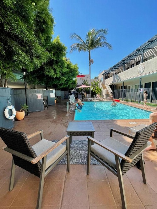 Beachside Inn - image 4