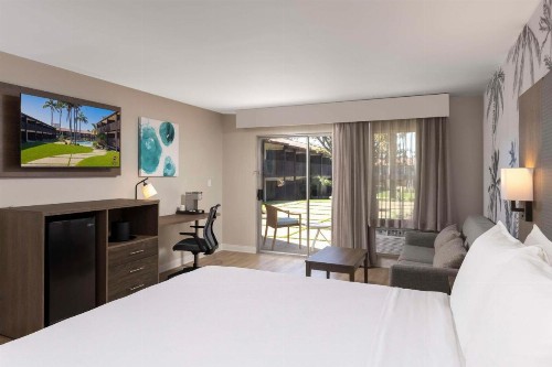 Best Western Plus Pepper Tree Inn - image 21