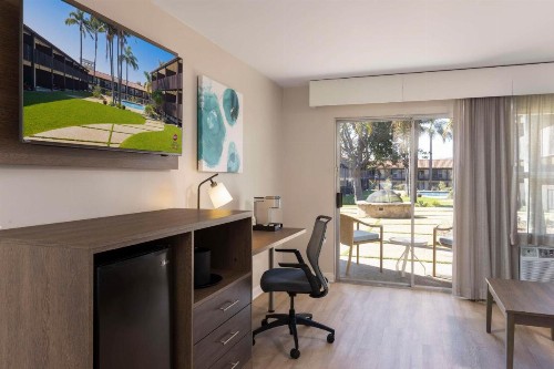 Best Western Plus Pepper Tree Inn - image 22