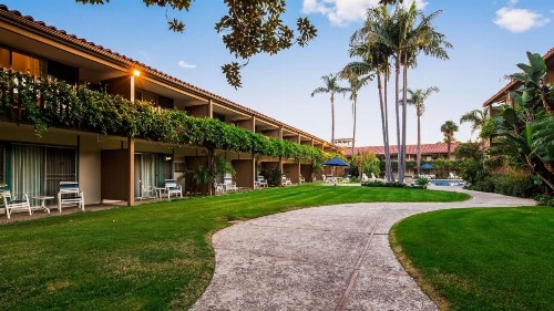 Best Western Plus Pepper Tree Inn - image 4