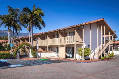 Best Western Plus Pepper Tree Inn - image 8