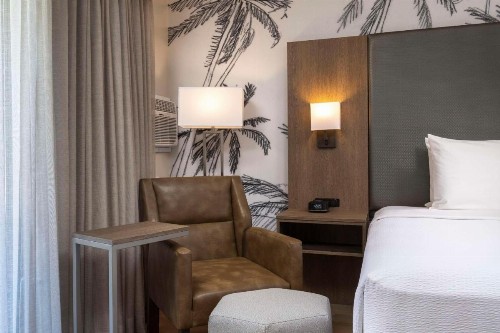 Best Western Plus Pepper Tree Inn - image 9