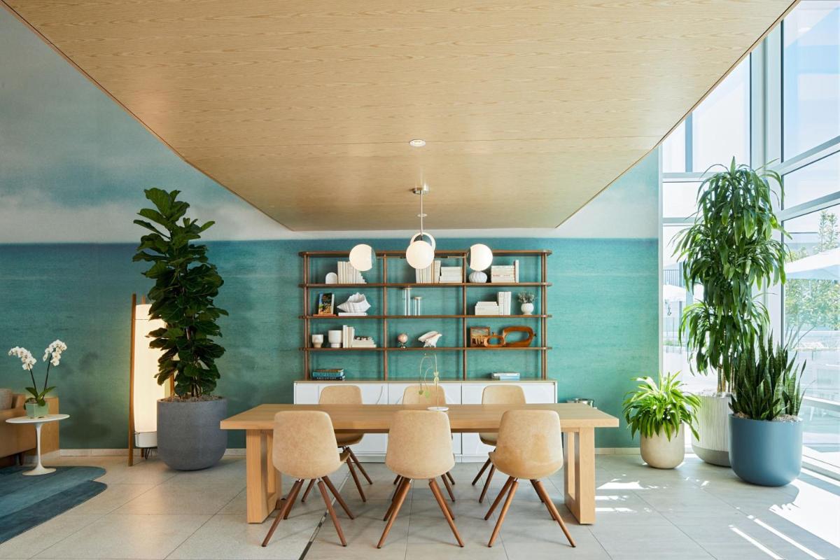La Quinta by Wyndham Santa Barbara Downtown - image 2