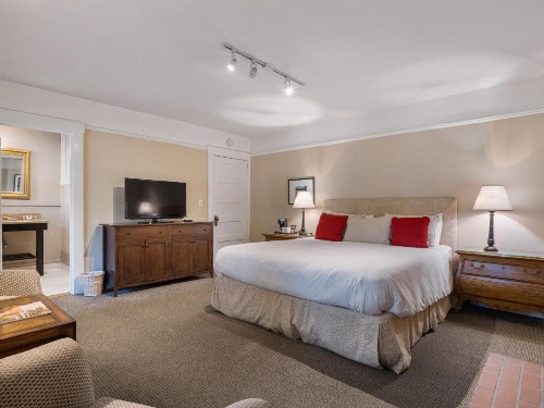 The Upham Hotel - image 33