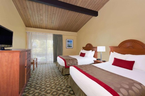 Ramada by Wyndham Santa Barbara - image 21