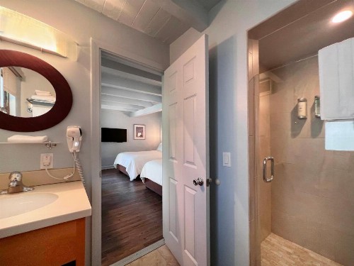Casa Del Mar Inn - image 38