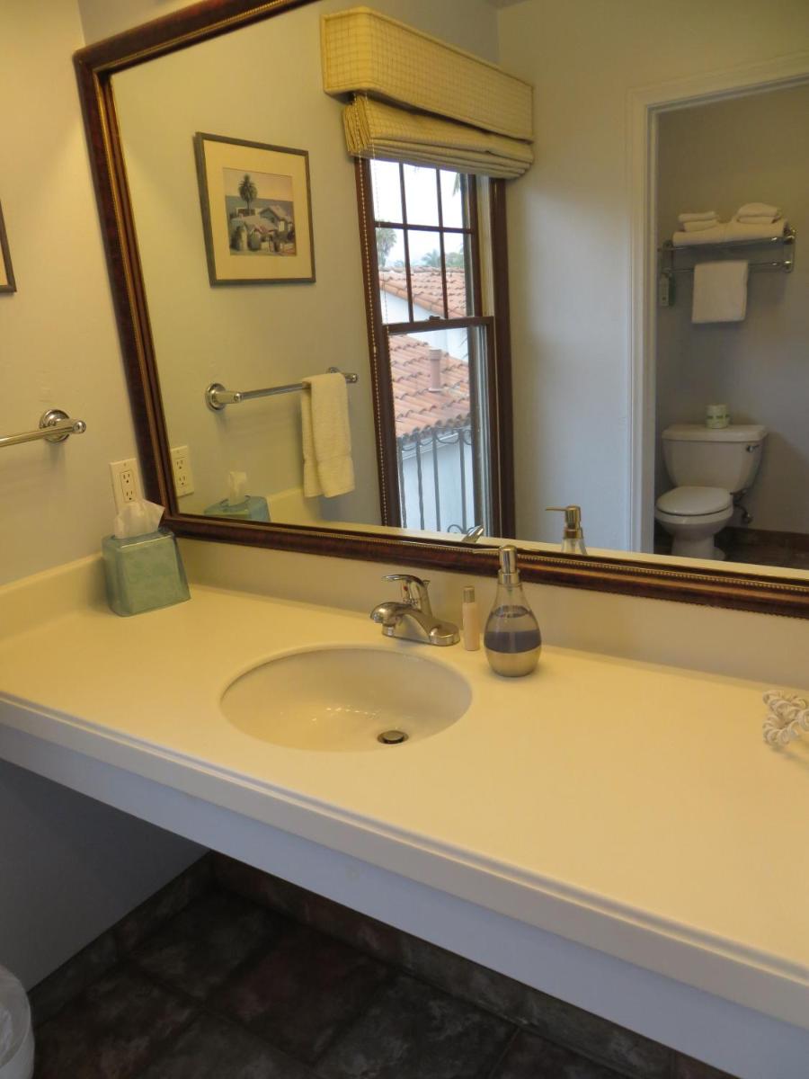 Casa Del Mar Inn - image 7