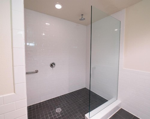 Lemon Tree Inn - image 14