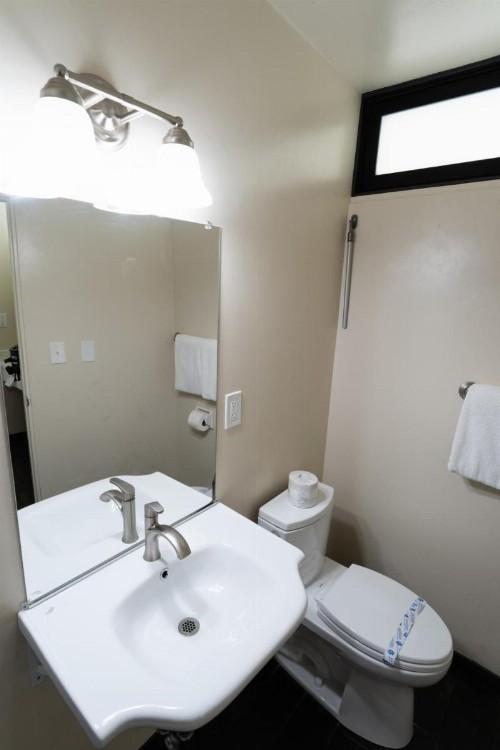 Lemon Tree Inn - image 9