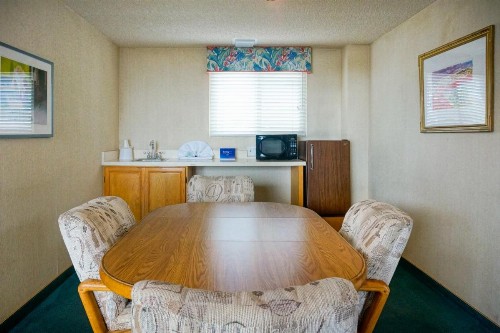 Cabrillo Inn at the Beach - image 11