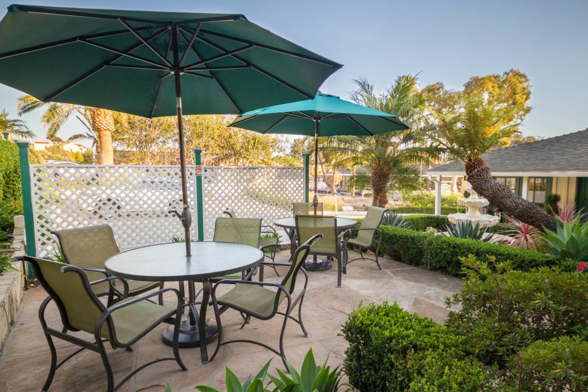 Coast Village Inn - image 2