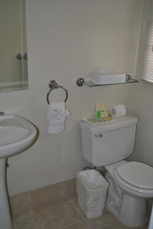Coast Village Inn - image 21